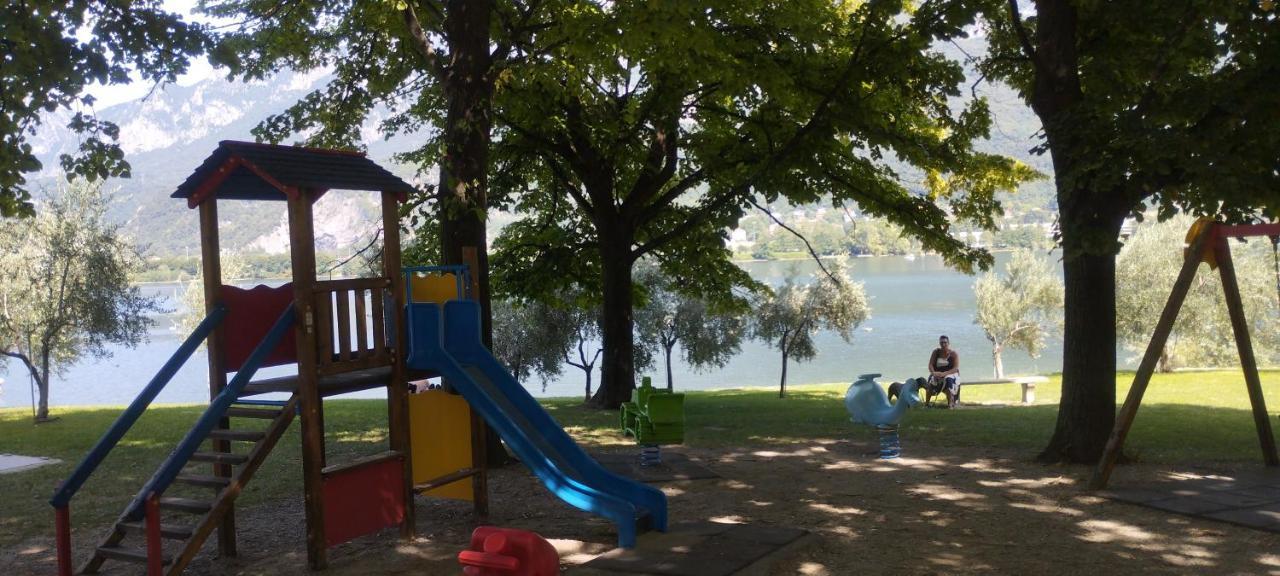 Pescate Vista Lago Lecco - Neiade Guest House מראה חיצוני תמונה